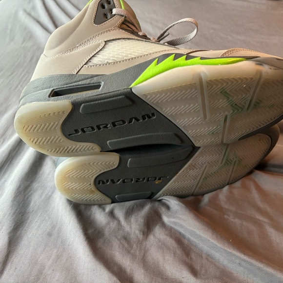 Green bean Jordan’s size 9 - Picture 5 of 8